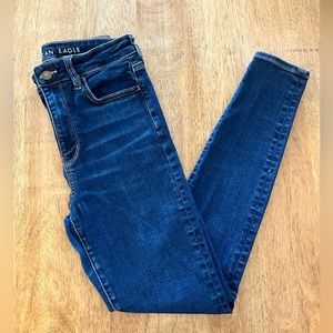 American Eagle Super Hi Rise Jegging- size 8 regular